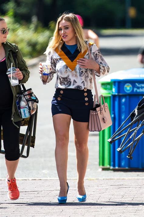 hilary duff younger outfit